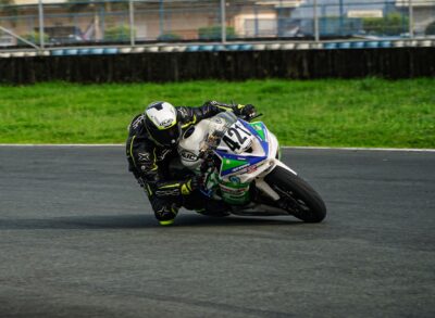 MotoGP Indonésie 2026 : Bezzecchi gagne à Mandalika, Martin reprend la tête du championnat