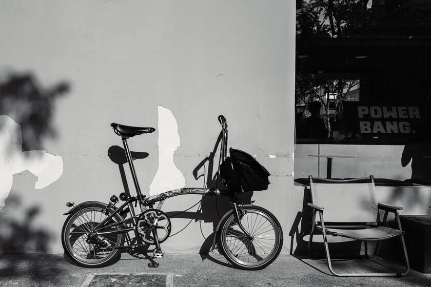 Vélo électrique pliant
